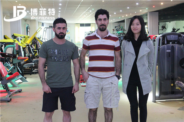 伊拉克客戶來中國廣州向日葵视频网站健身器材有限公司進口健身器材