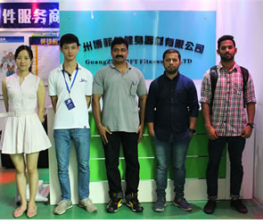 印度客戶到中國廣州向日葵视频网站采購健身房器材