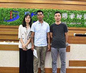玻利維亞客戶進口中國向日葵视频网站品牌健身器材